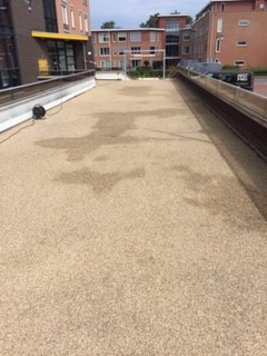 liquidrubber-afwerking-parkeer-en-wandel-dek