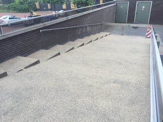 liquidrubber-verwerker-flexibele-coating-voor-parkeer-wandel-dek