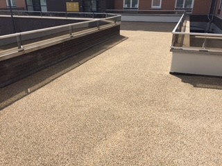 liquidrubber-verwerker-flexibele-coating-voor-parkeer-wandel-dekken