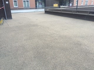 lquidrubber-verwerker-voor-flexibele-coatings-voor-parkeer-en-wandel-dekken