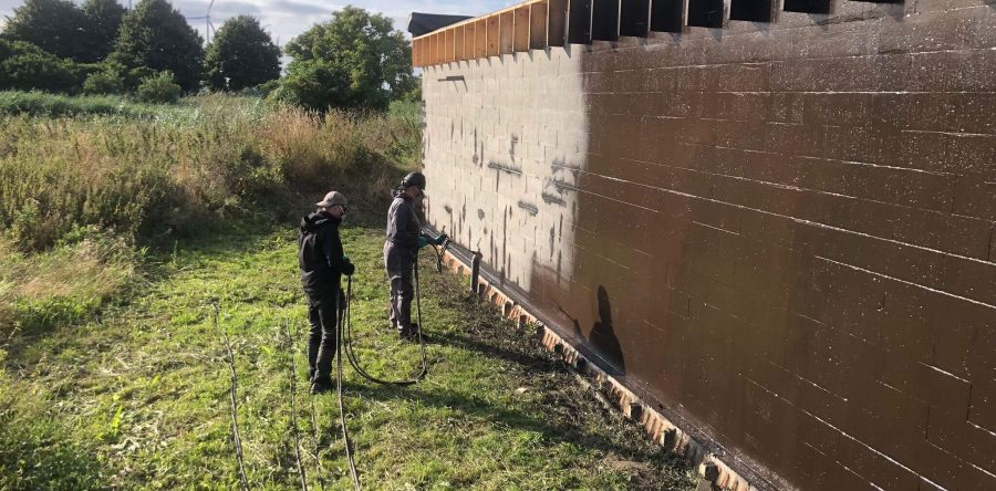 Waterdicht spouwblad Liquid rubber voor een heuvel huis
